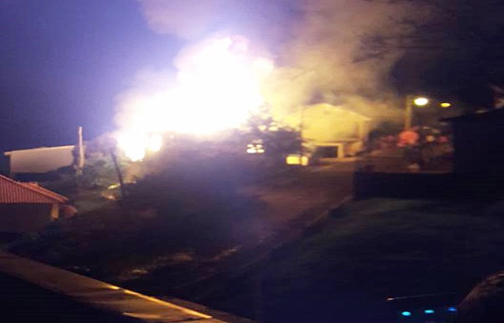 Ir para  <p>&nbsp;</p>

<p><big>Um Inc&ecirc;ndio de grandes propor&ccedil;&otilde;es destruiu uma casa de madeira na rua Caxias, pr&oacute;ximo &agrave;&nbsp;Funilaria Wilde, na noite desta...
